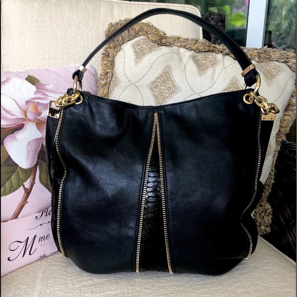 MICHAEL KORS NEWMAN python embossed bag BLACK